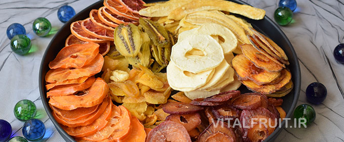 میانوعده سالم زردآلو خشک وایتال در کنار چای